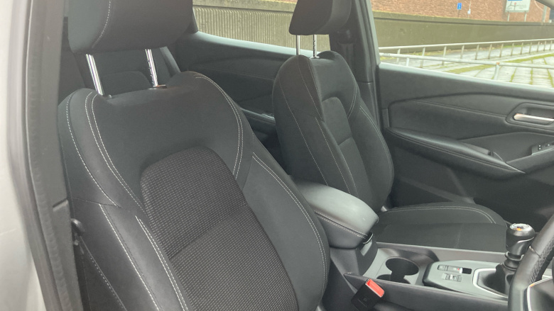 Nissan Qashqai 1.3 DiG-T MH Acenta Premium 5dr Petrol Hatchback